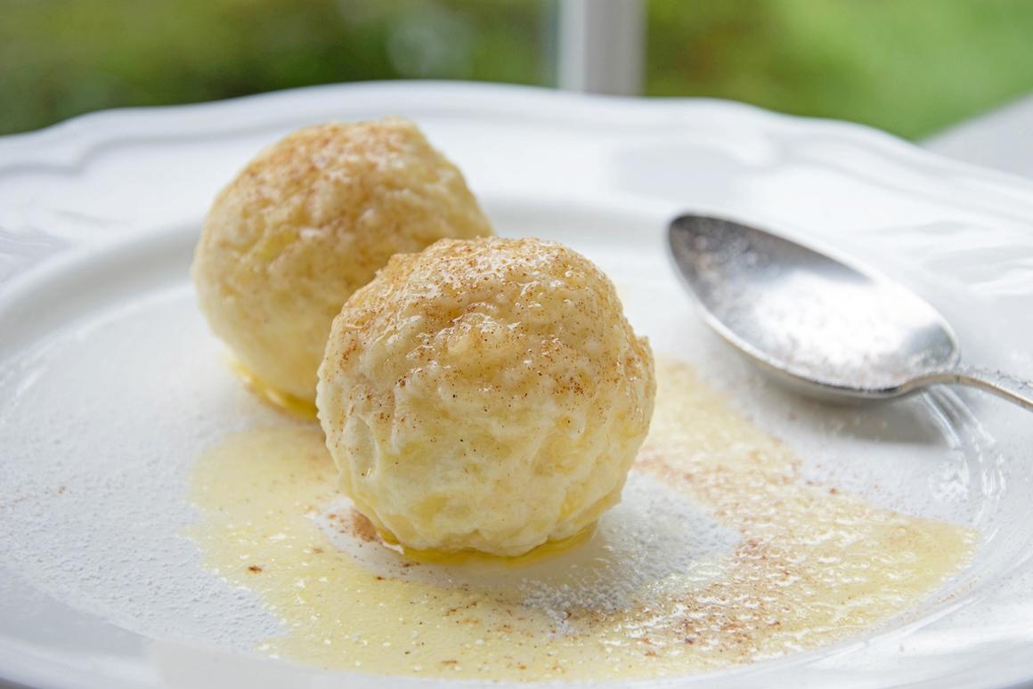 Quarkknödel mit Zwetschgen