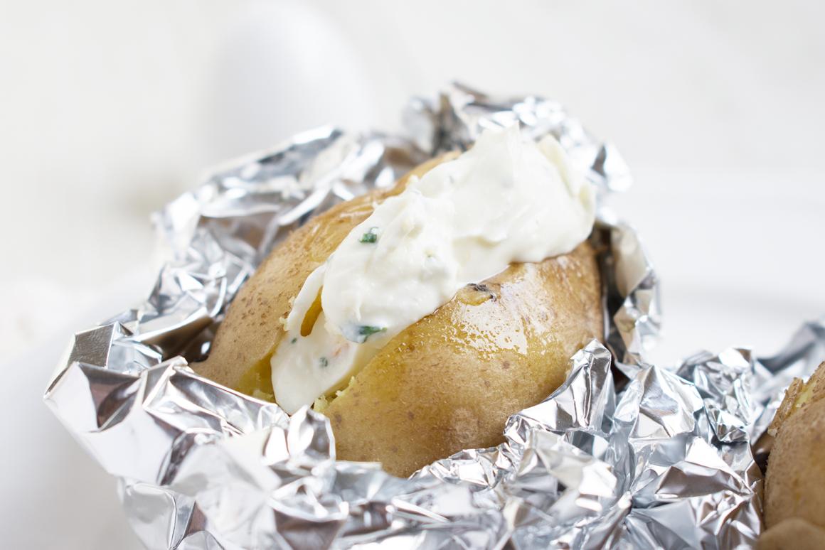 Ofenkartoffel mit Kräuterquark