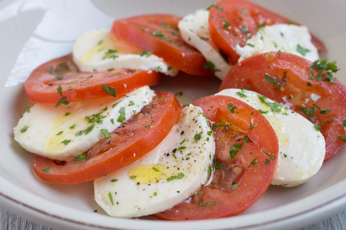 Tomaten Mozzarella Salat