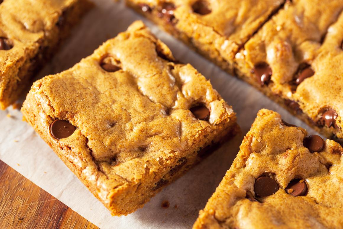 Macadamia Blondies