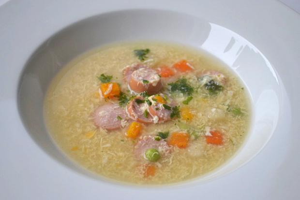 Griesseintopf mit Würstchen