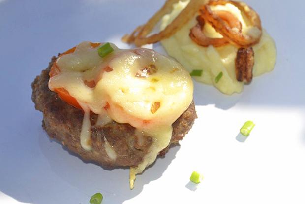 Überbackene Fleischlaibchen