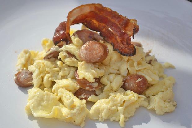 Rührei mit Wienerli