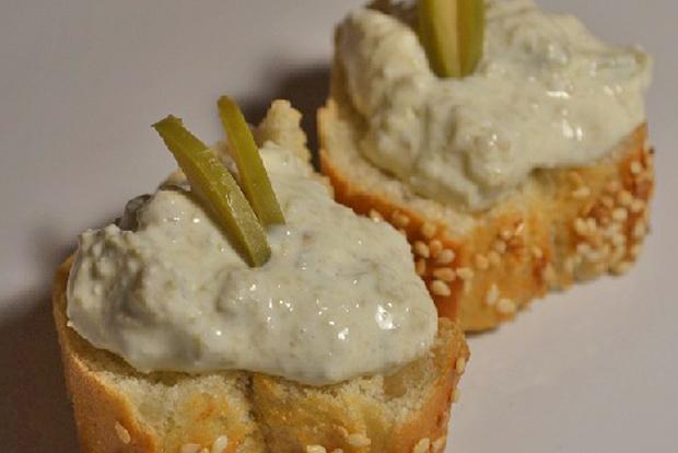 Leichte Olivencreme
