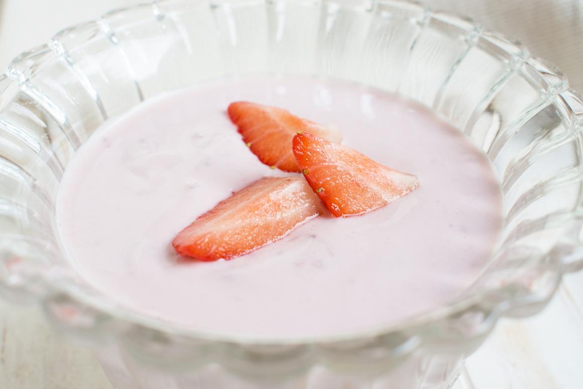Quarkmousse mit Erdbeeren