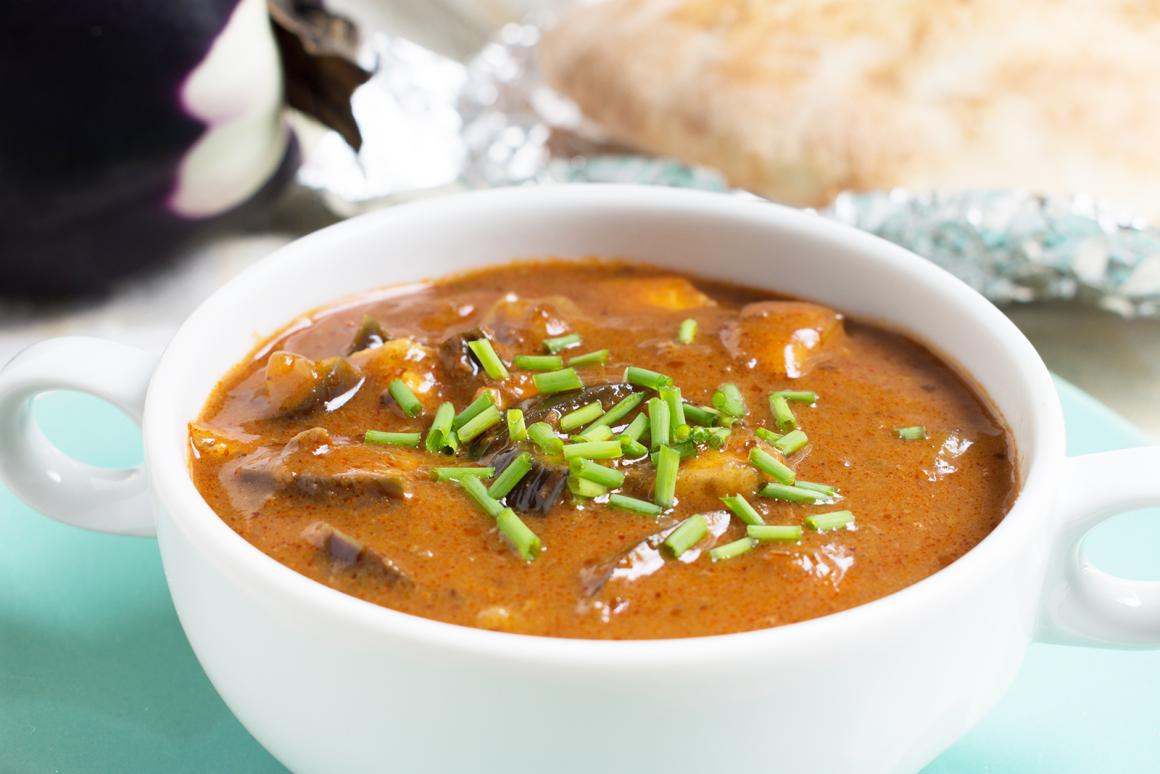 Türkische Gulaschsuppe mit Auberginen