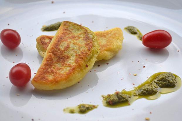 Pesto-Mozzarella Tascherl