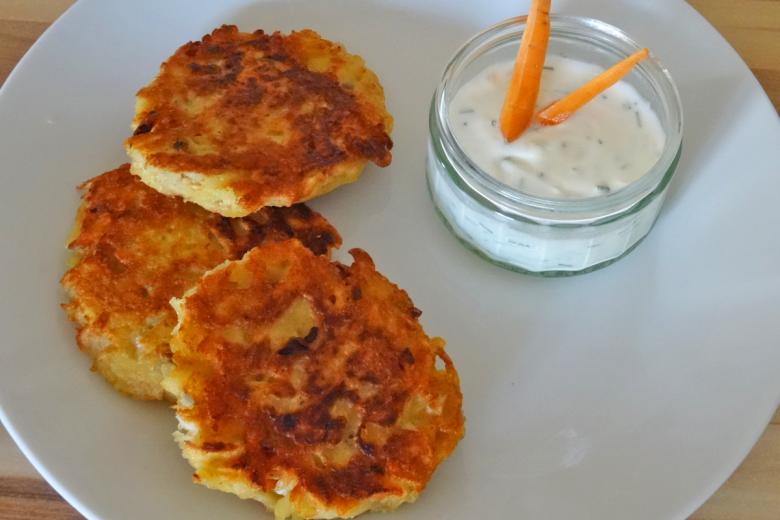 Kürbis-Kartoffelpuffer mit Joghurtdip