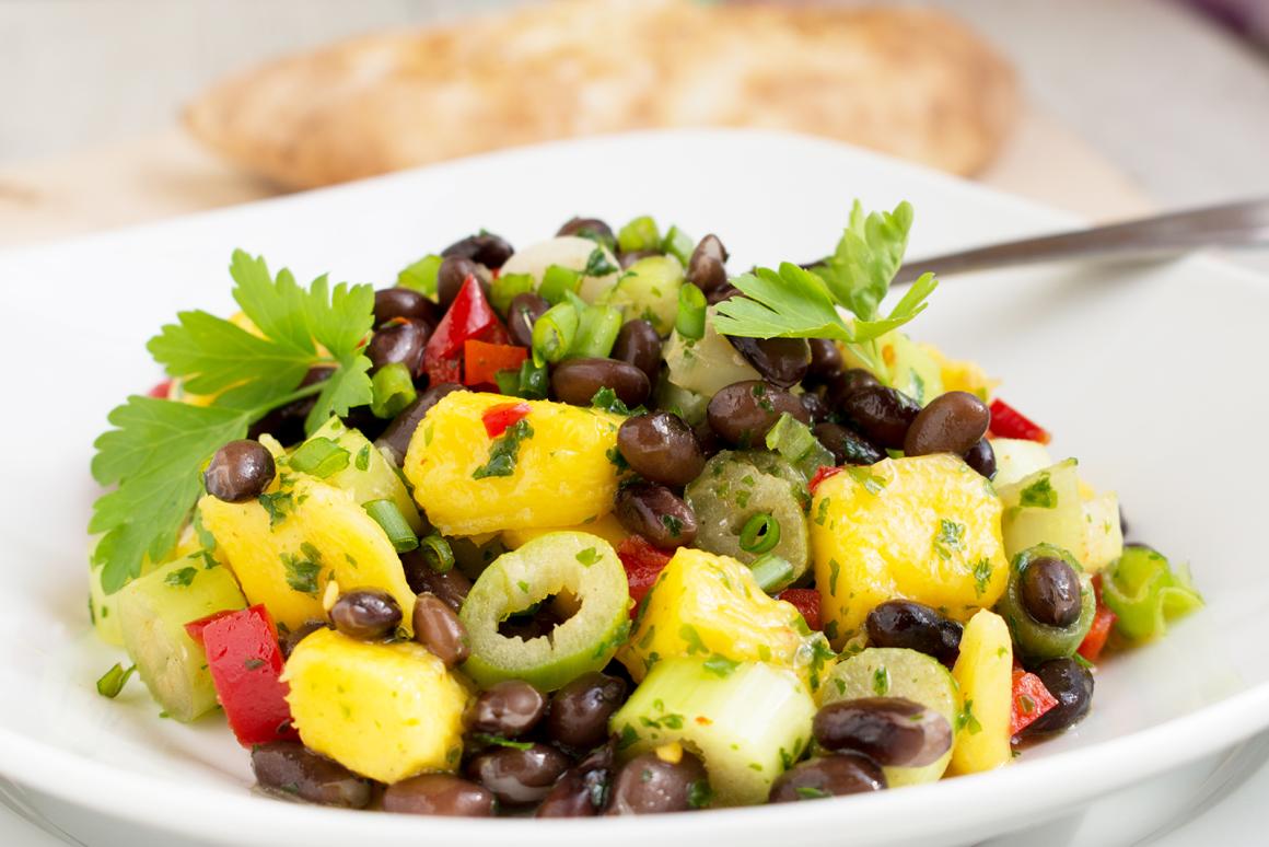 Exotischer Mango-Bohnen-Salat