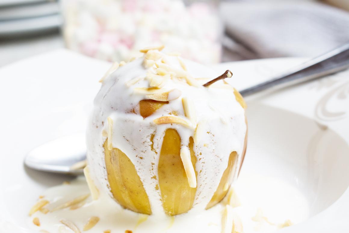 Bratapfel mit Joghurt