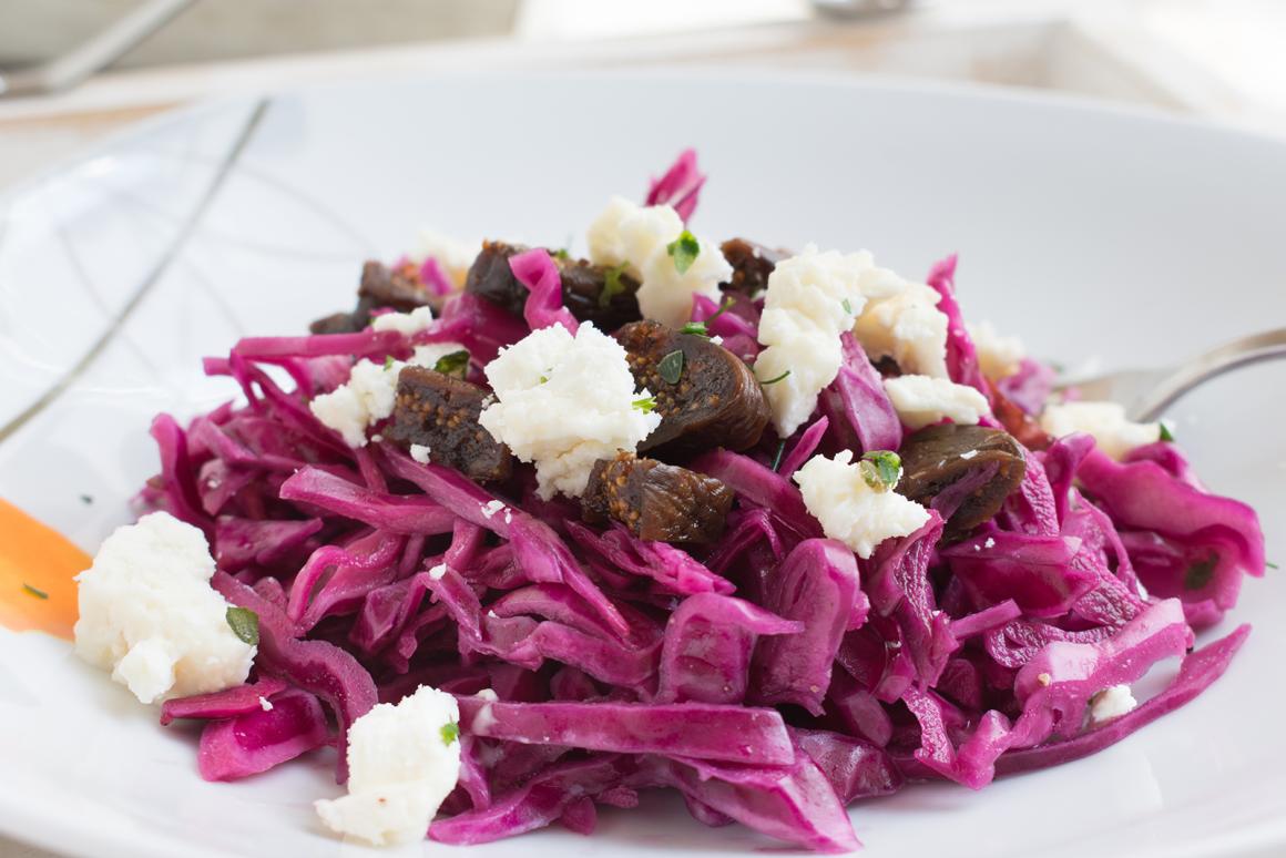 Rotkohlsalat mit Feta