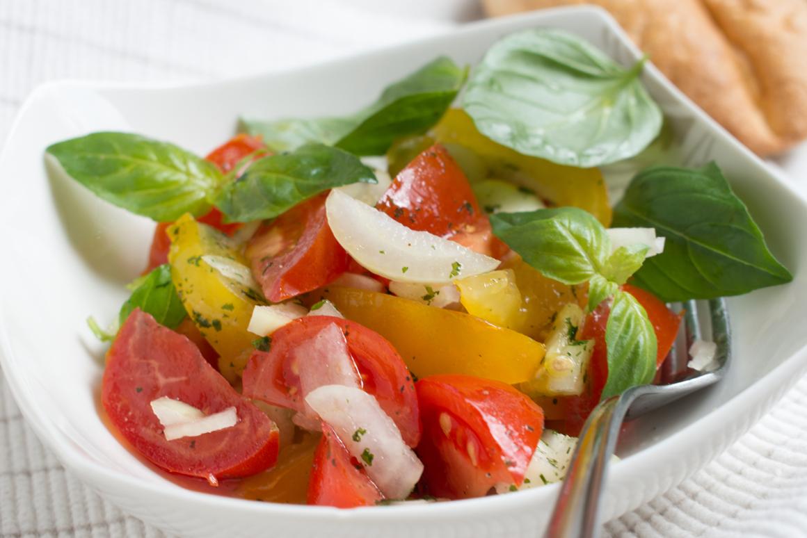 Tomatensalat mit Minze