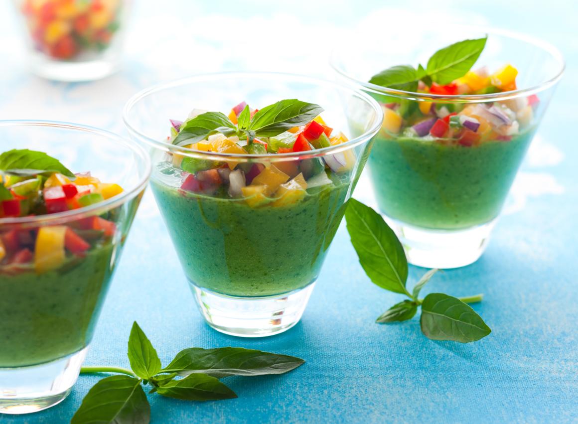 Grünes Avocado-Gazpacho