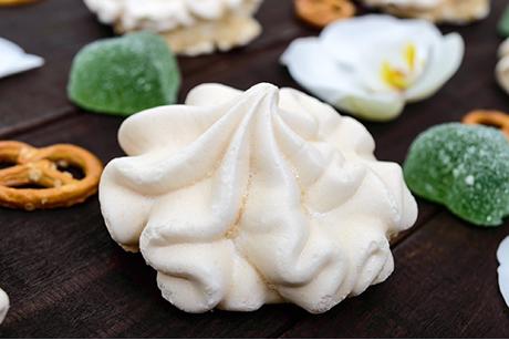 Meringues mit Karamell-Crème