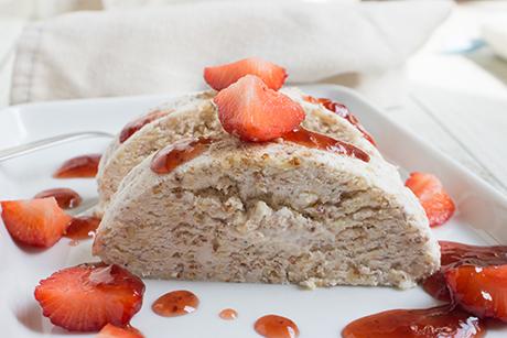 Haselnussparfait mit Erdbeeren