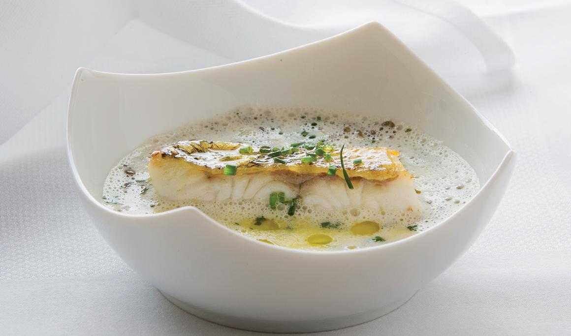 Linsenschaumsuppe mit gebratenem Zander