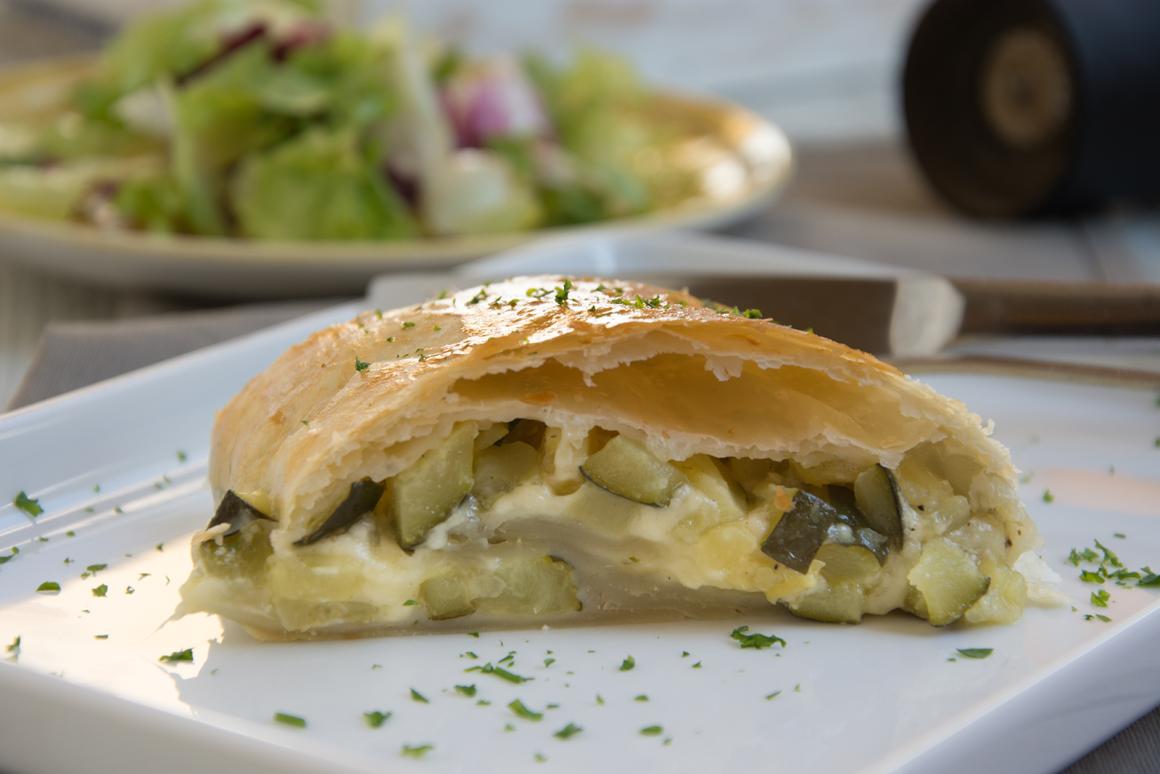Zucchettistrudel mit Schafskäse