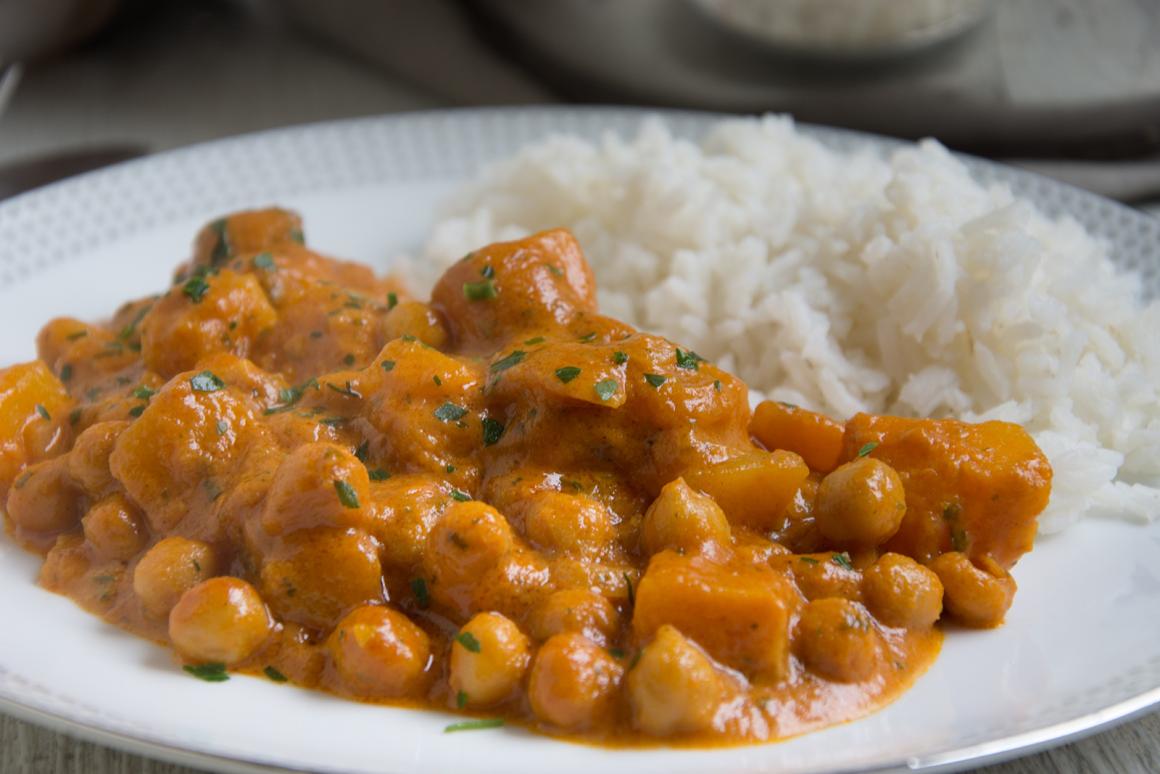 Veganes Curry mit Süsskartoffeln