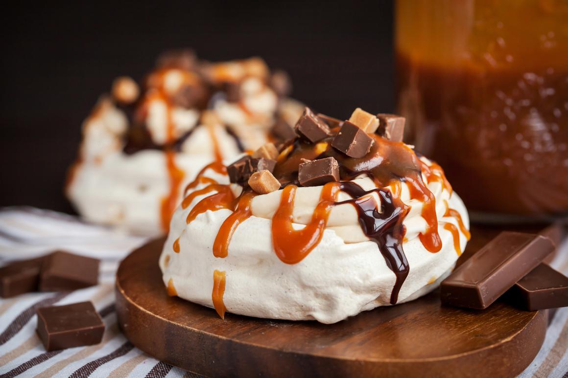 Schoko-Karamell-Pavlova