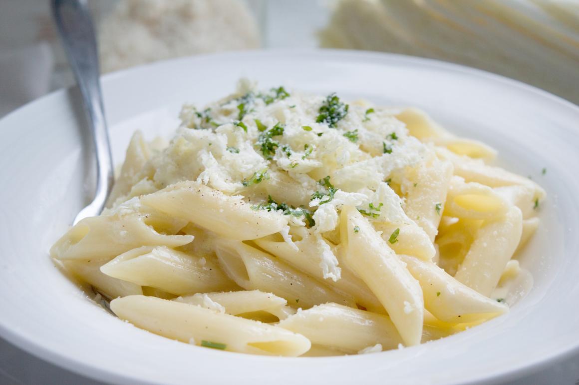 Penne mit Zuckerhut-Sauce