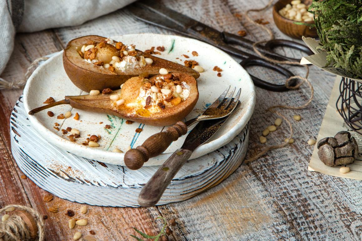 Gebackene Birnen mit Honig und Ricotta