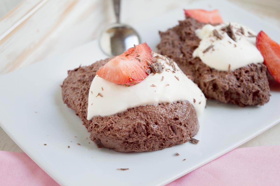 Schokoladenmousse mit Erdbeeren