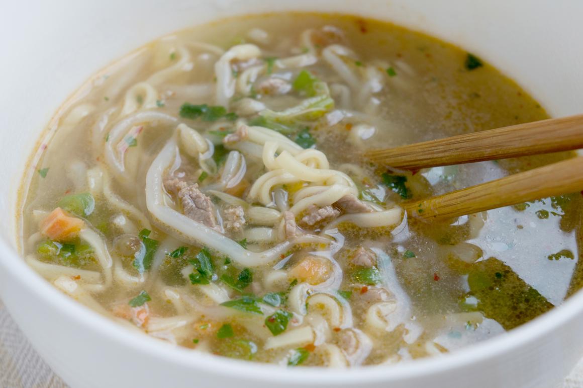 Pho Bo - Vietnamesische Nudelsuppe
