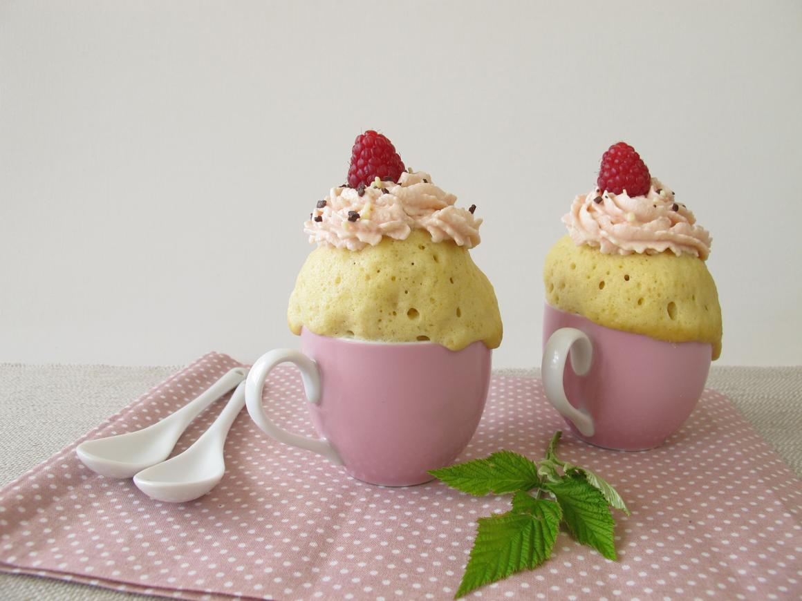 Himbeer-Becherkuchen aus der Mikrowelle