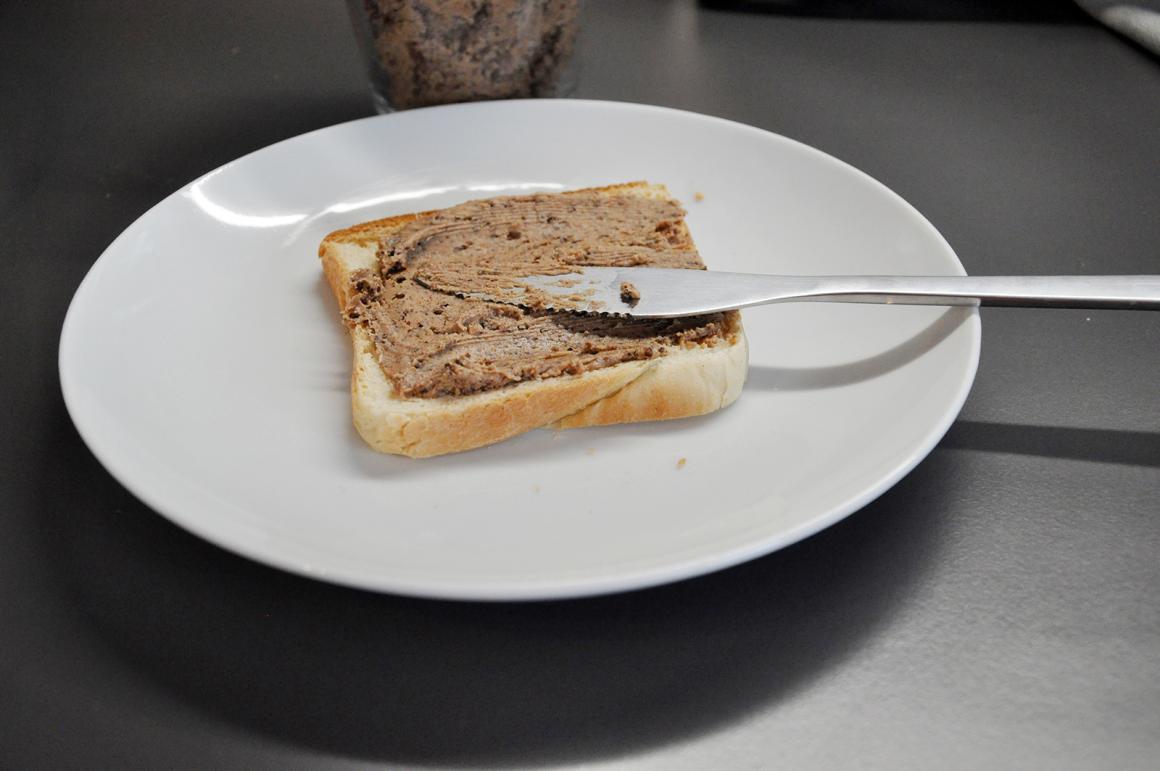 Low Carb Erdnuss-Schokoladen-Aufstrich