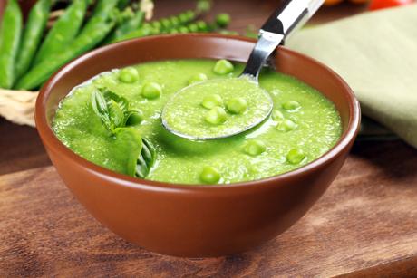 Kalte Erbsensuppe