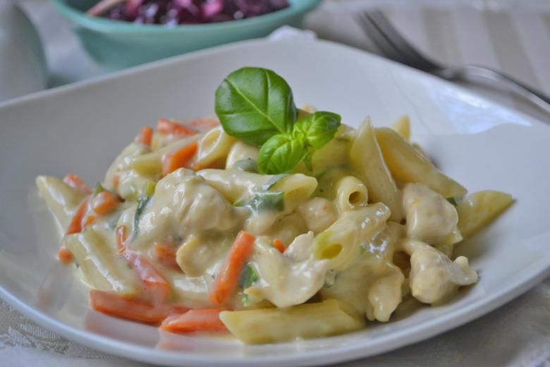 Penne-Gemüsepfanne mit Poulet
