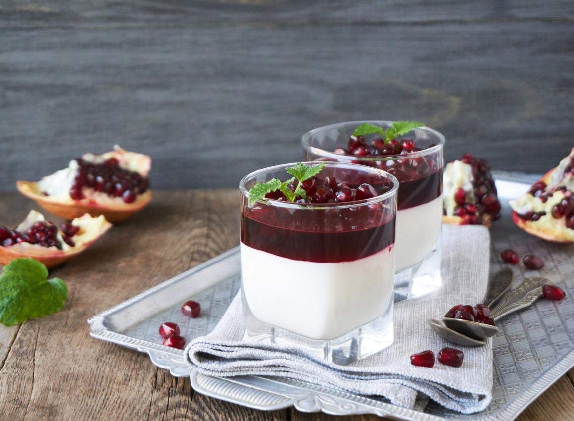 Panna Cotta mit Granatapfelgelee