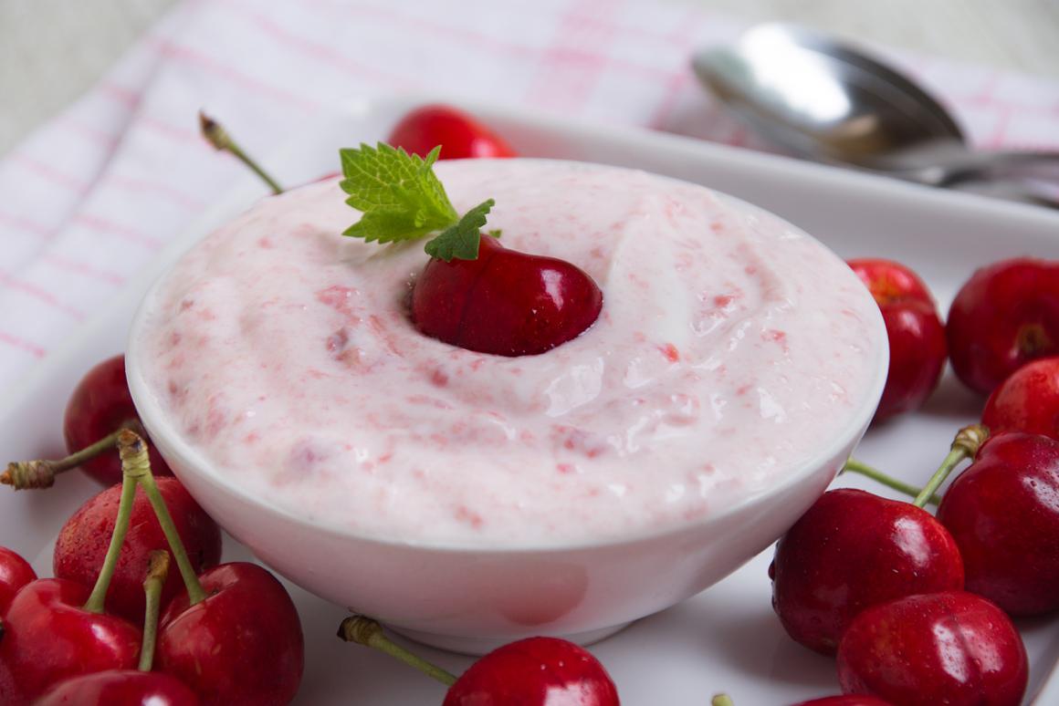 Quarkcreme mit Kirschen