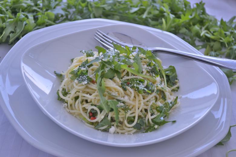 Spaghetti an Zitronen-Rucolasauce