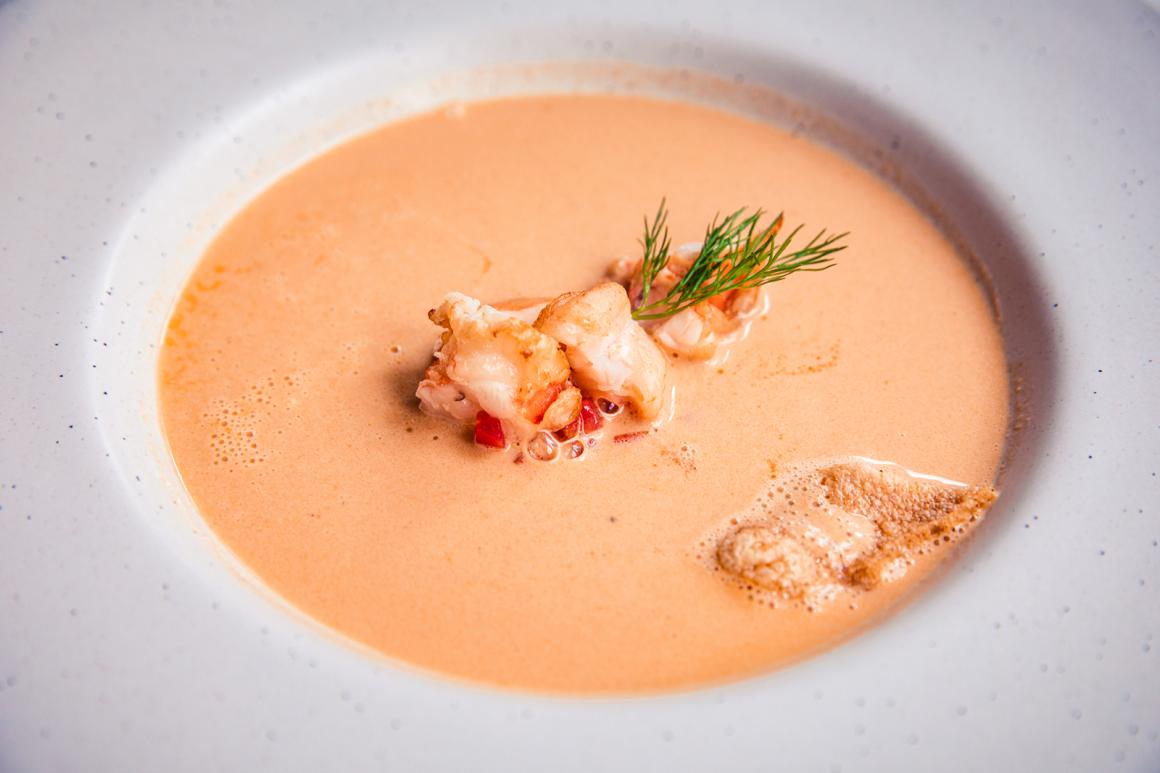 Hummersuppe mit Garnelen