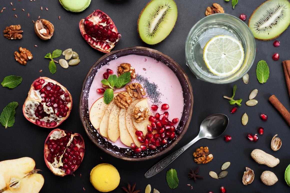 Joghurt Smoothie Bowl mit Früchten