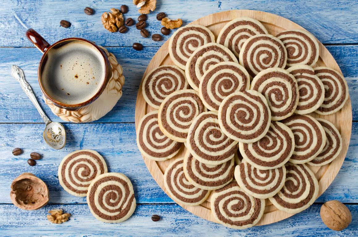 Rundes Schwarz-Weiss-Gebäck, glutenfrei