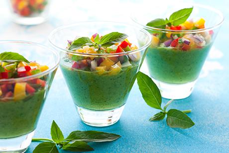 Grünes Avocado-Gazpacho