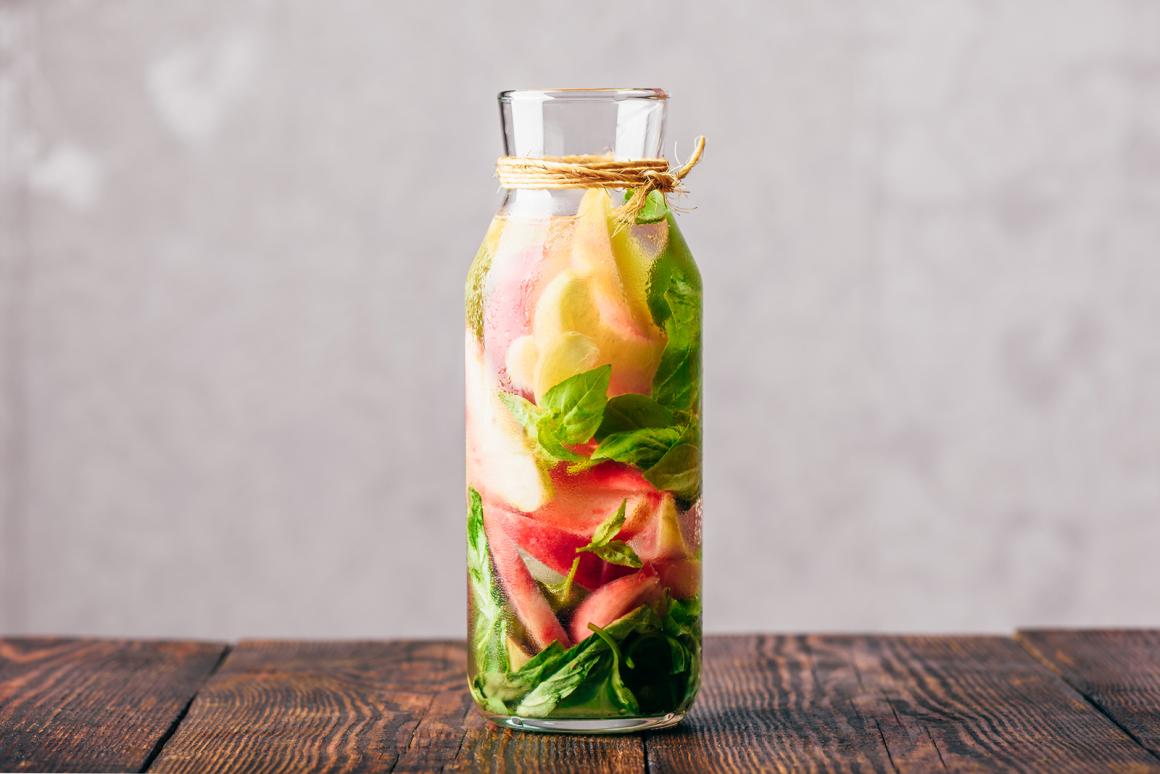 Infussionswasser mit Pfirsich