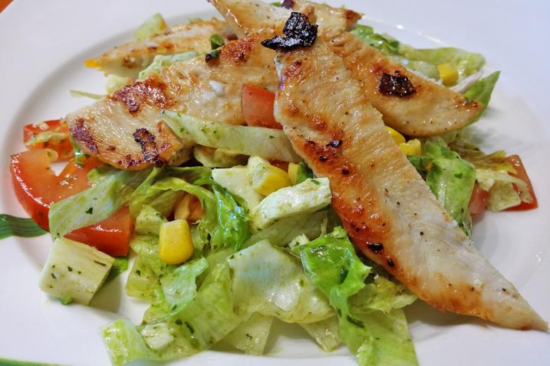 Sommer-Salat mit Poulet