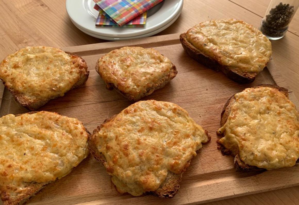 Militärkäseschnitte