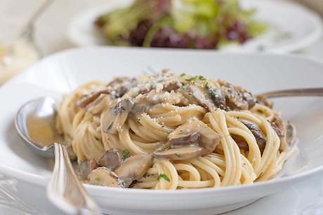 Feine Spaghetti mit Steinpilzsauce