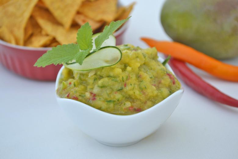 Dip mit Gurke und Mango