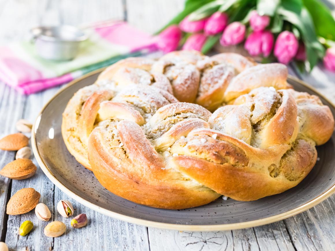 Geflochtenes Osterbrot