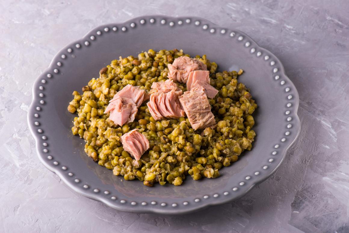 Mungobohnen mit Thunfisch