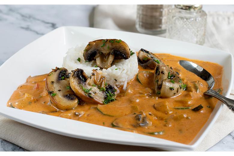 Kokos-Gemüse mit Basmatireis und Schnittlauch-Champignons