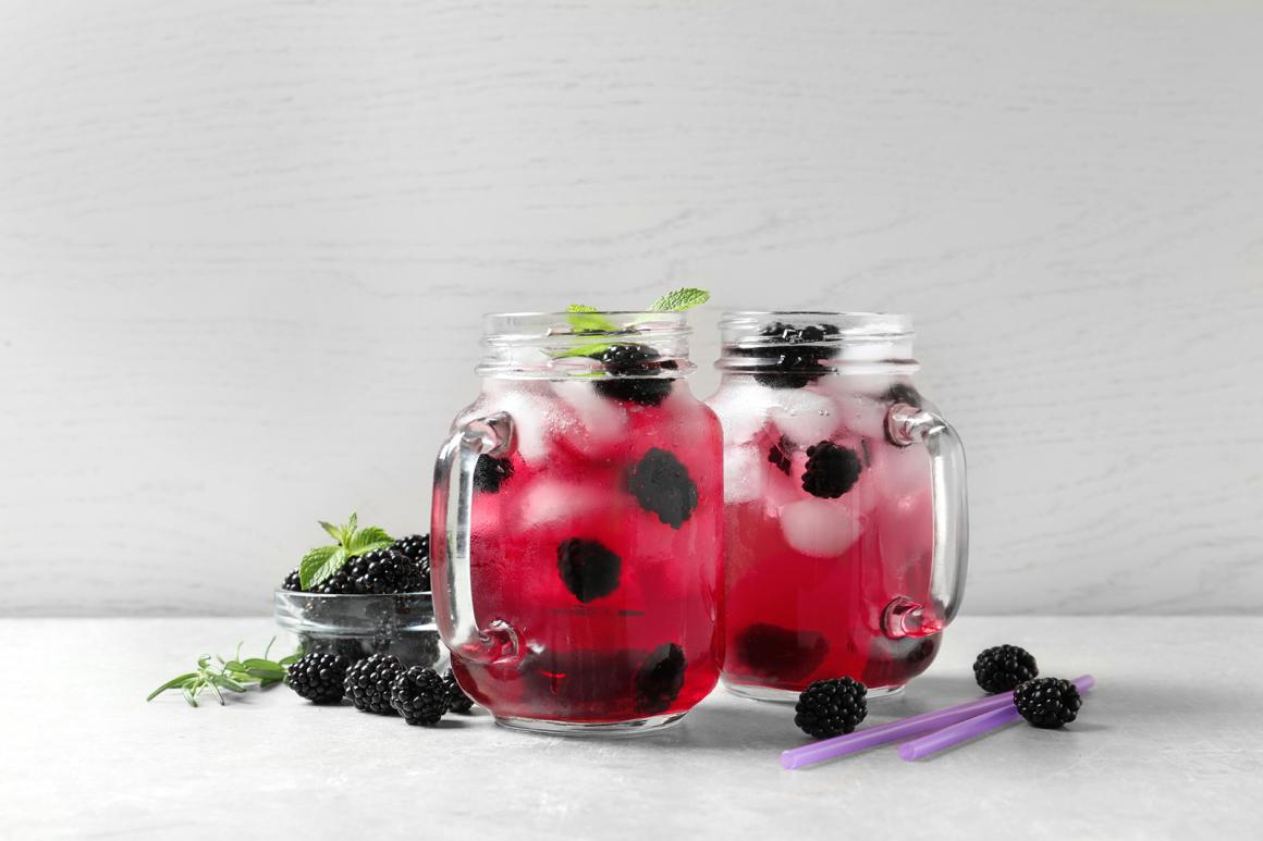 Berry Cooler mit Brombeeren