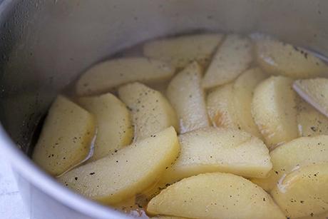 Vanilleäpfel mit Orangensud