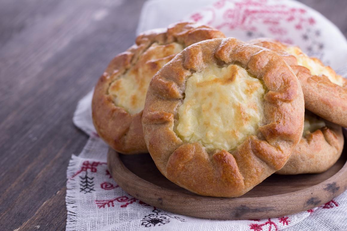 Karelische Piroggen mit Eibutter