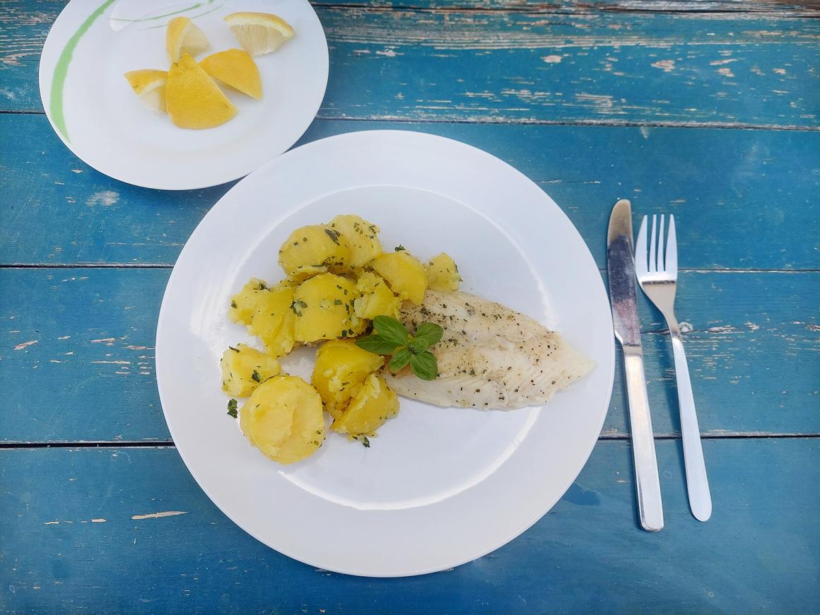Pangasiusfilet mit Peterlikartoffeln
